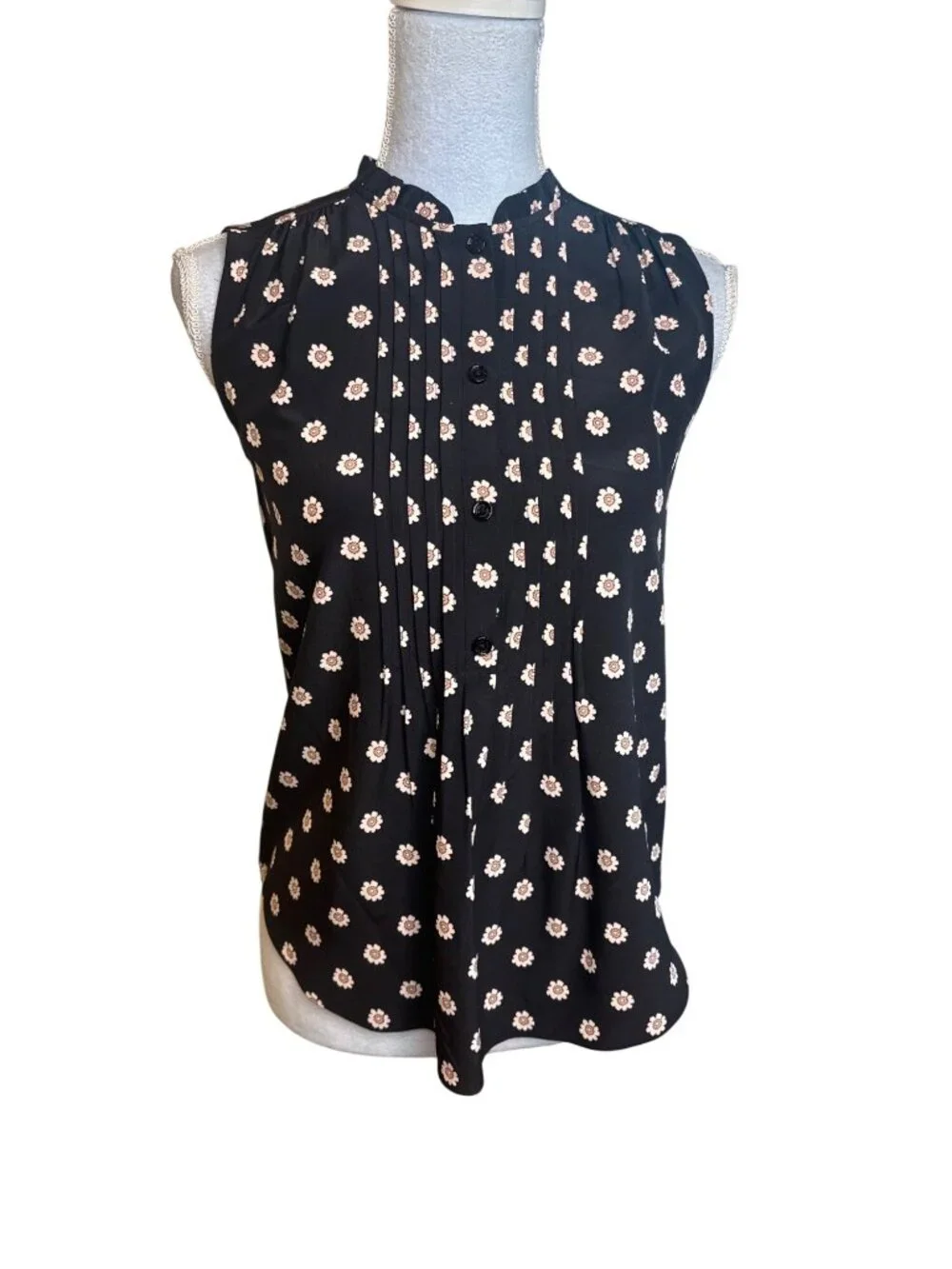 Kate Spade Live Colorfully XS Black Polka Dot Silk Sleeveless Blouse Pleated Pre - Picture 5 of 6